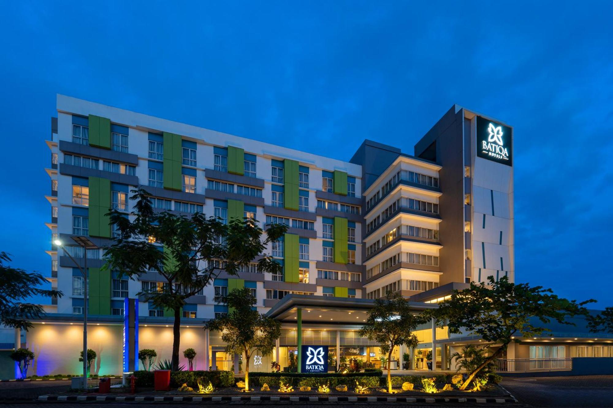 Batiqa Hotel y Apartamentos - Karawang Exterior foto