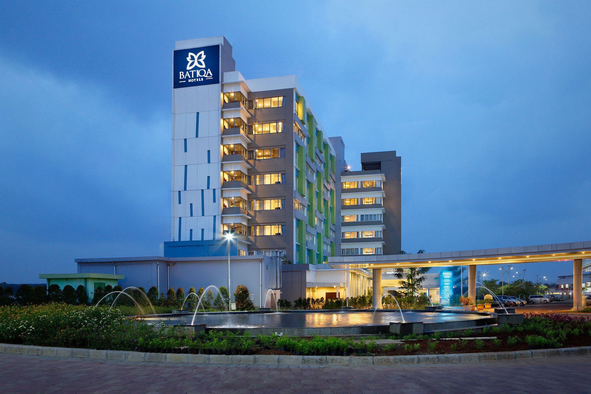 Batiqa Hotel y Apartamentos - Karawang Exterior foto
